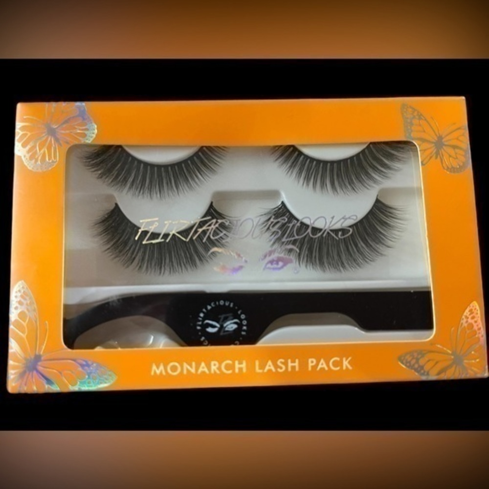 🆕 Flirtatious Looks Monarch Lash Pack